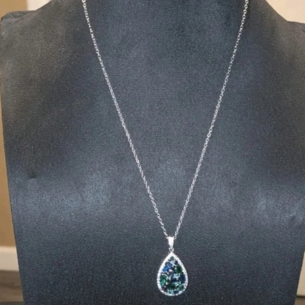 Elegant Silvery Pave Dazzling Green/blue Sapphire Pendant Teardrop Necklace 18